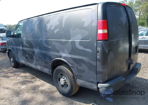 2005 Chevrolet Express z USA, uszkodzony, nr VIN 1GCGG25V851209501